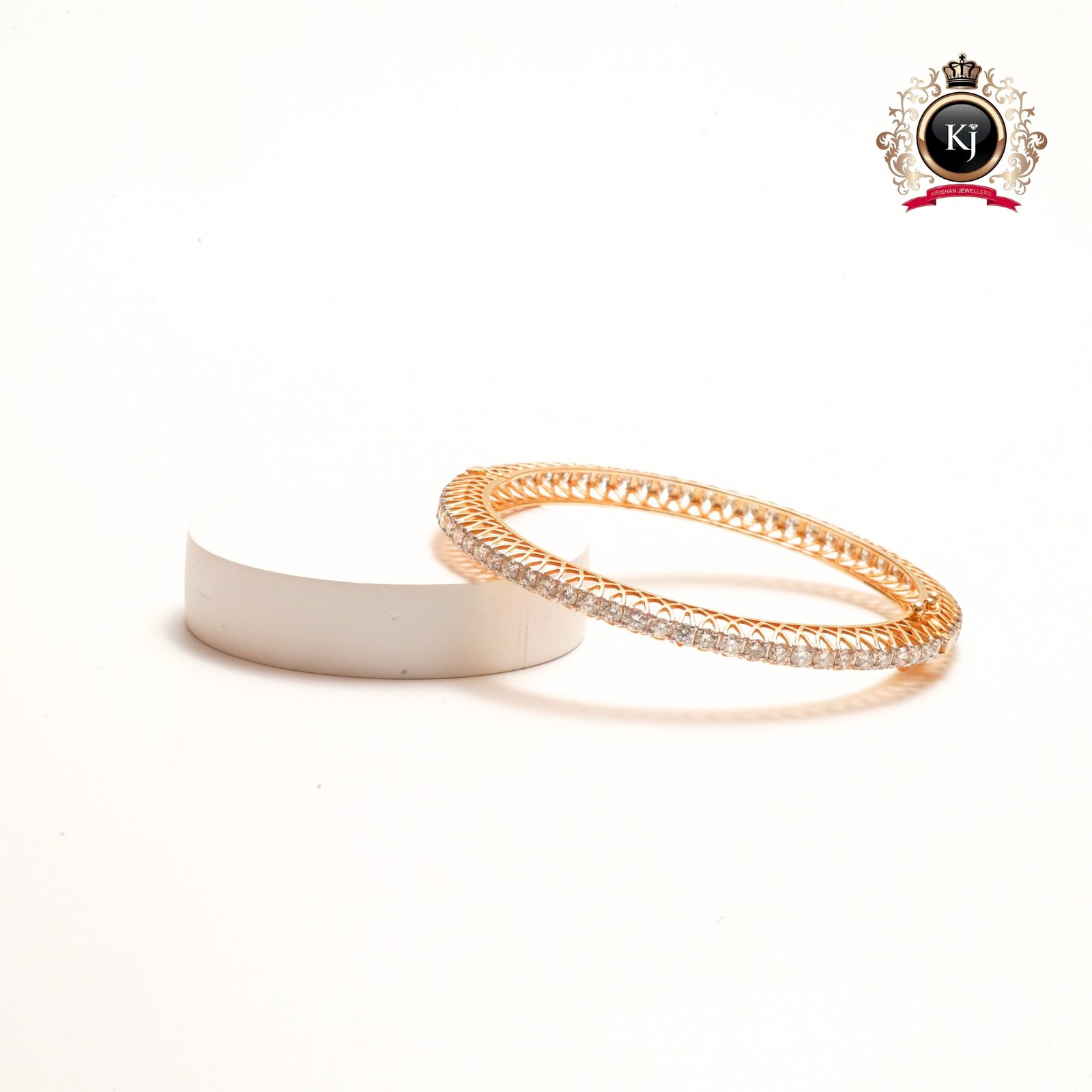 Crown Line Kada – Diamond Heritage Bangle