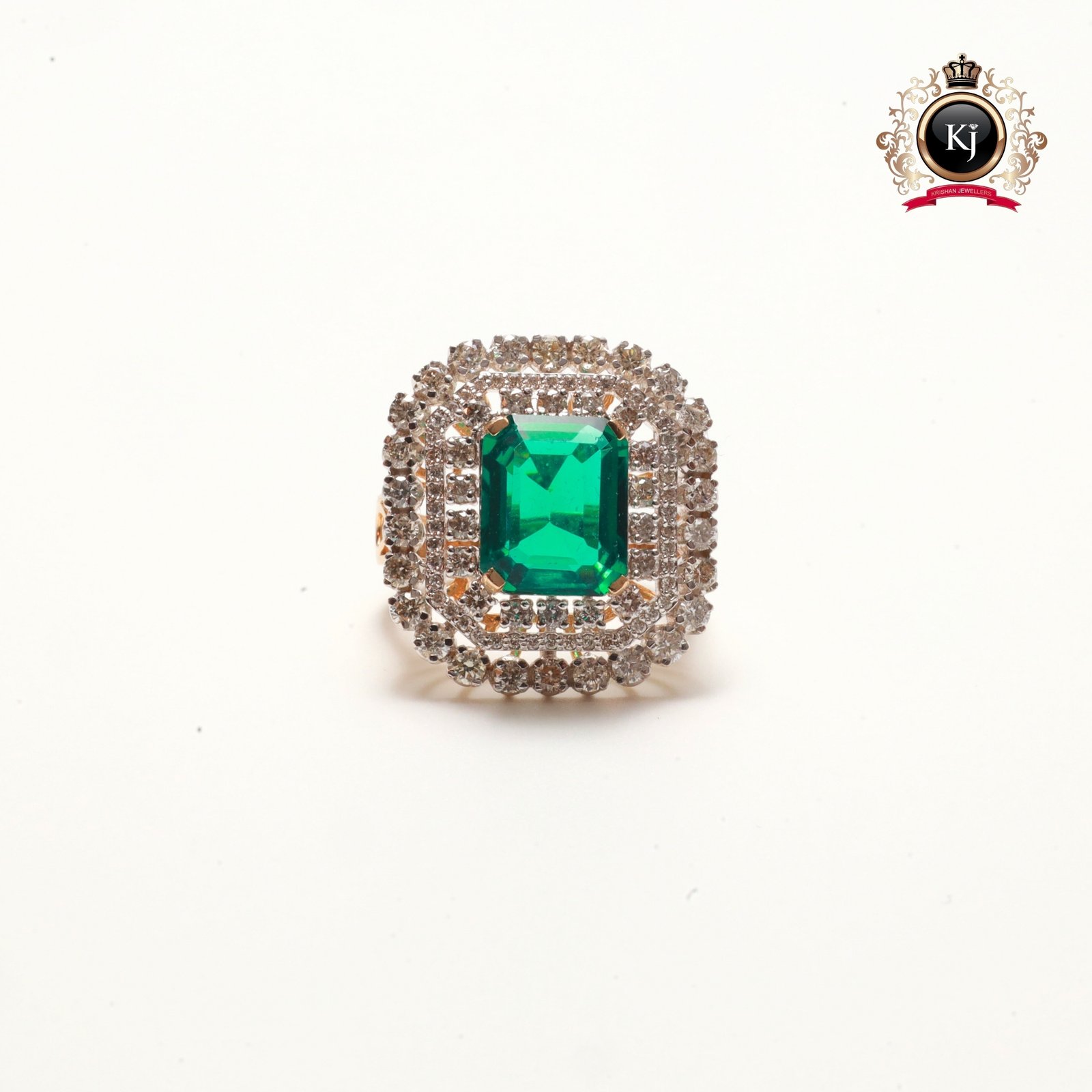 Emerald Glory – Crown of Timeless Grandeur