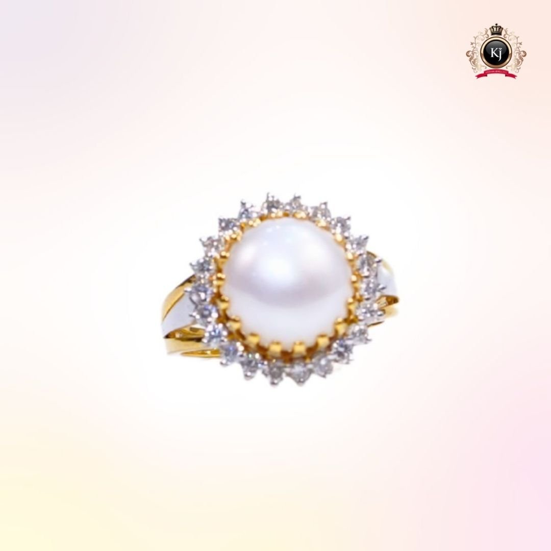 Moonlight Glow β Pearl & Diamond Ring